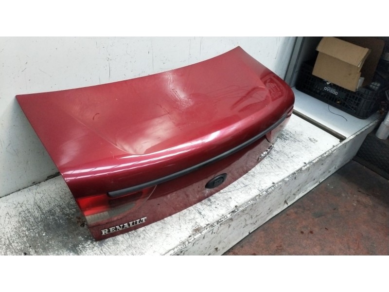Recambio de tapa maletero para renault megane i classic (la0/1_) 1.9 dti (la1u) referencia OEM IAM   