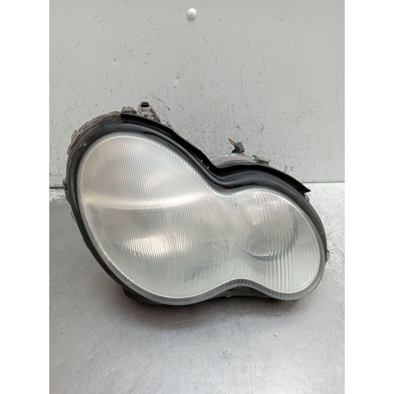 Recambio de faro derecho para mercedes-benz clase c (w203) c 270 cdi (203.016) referencia OEM IAM 0301166272 A2038201261 