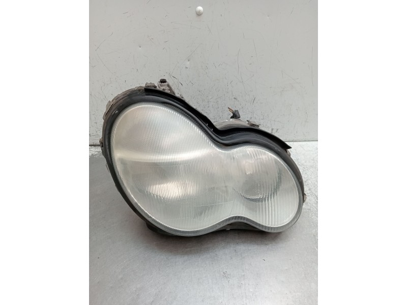 Recambio de faro derecho para mercedes-benz clase c (w203) c 270 cdi (203.016) referencia OEM IAM 0301166272 A2038201261 