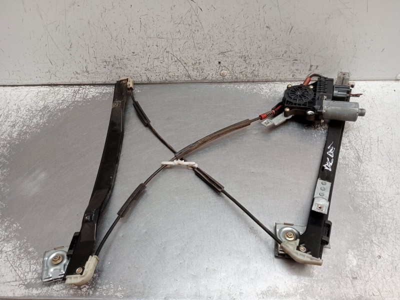 Recambio de elevalunas delantero derecho para ford mondeo iii sedán (b4y) 2.0 tdci referencia OEM IAM 0130821771  