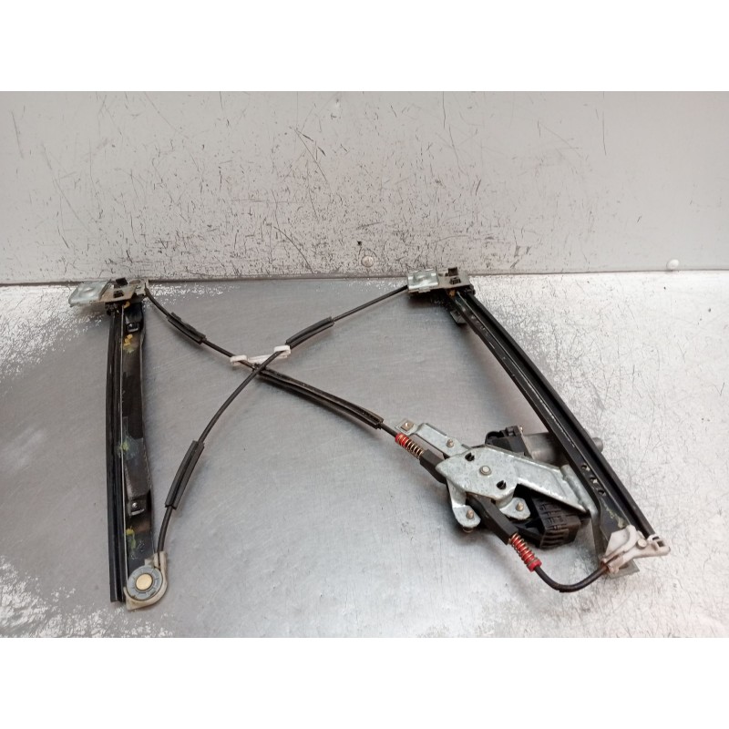 Recambio de elevalunas delantero derecho para ford mondeo iii sedán (b4y) 2.0 tdci referencia OEM IAM 0130821771  