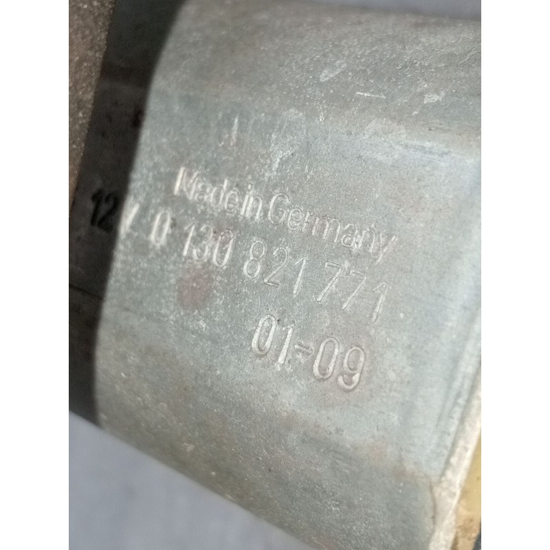 Recambio de elevalunas delantero derecho para ford mondeo iii sedán (b4y) 2.0 tdci referencia OEM IAM 0130821771  