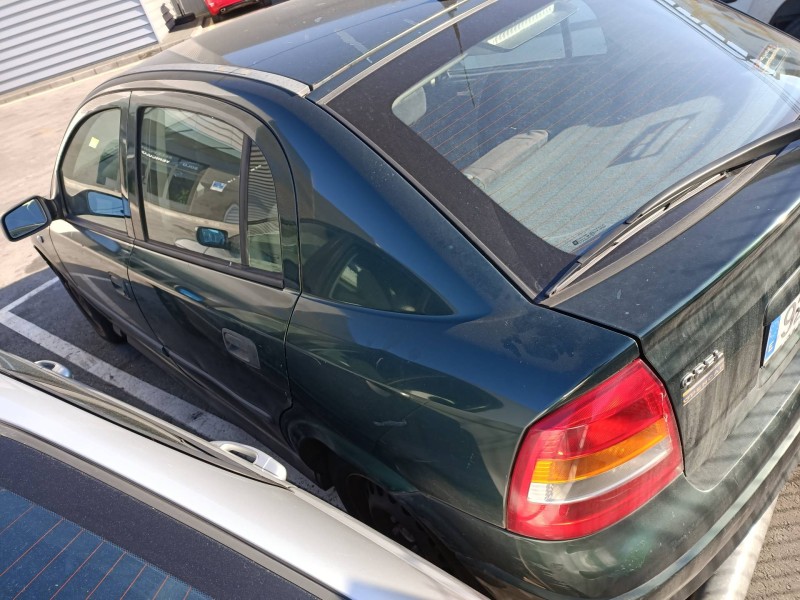 opel astra g berlina del año 2000