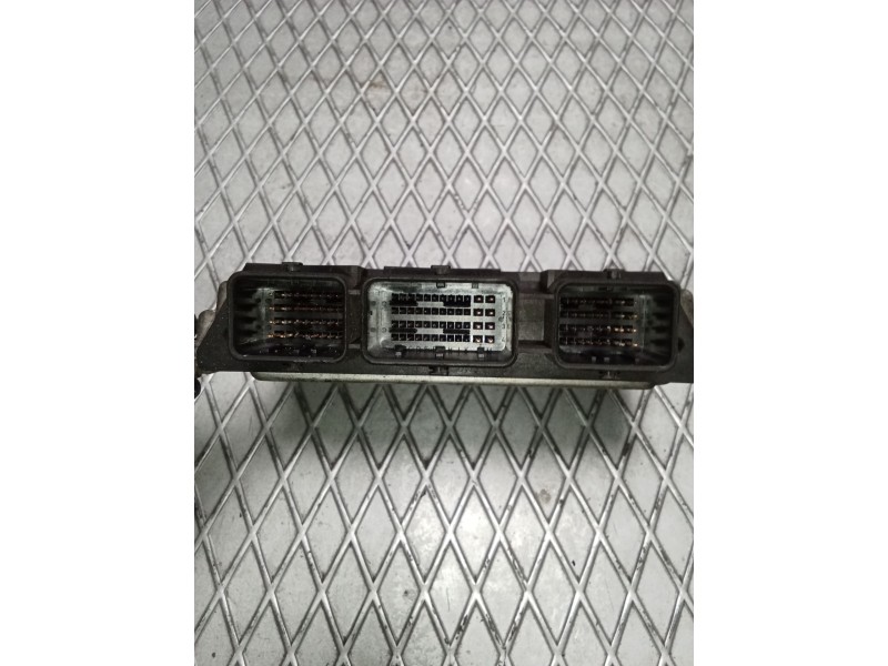 Recambio de centralita motor uce para renault scenic ii authentique referencia OEM IAM 0281011390 8200310863 8200349846