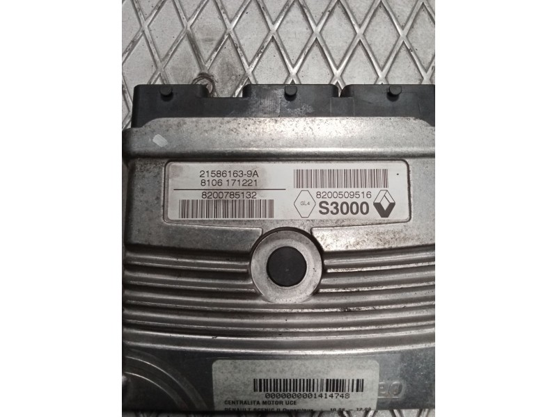 Recambio de centralita motor uce para renault scenic ii dynamique referencia OEM IAM 215861639A  