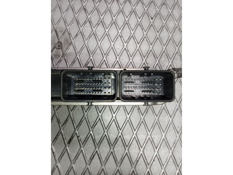 Recambio de centralita motor uce para renault scenic ii dynamique referencia OEM IAM 215861639A  