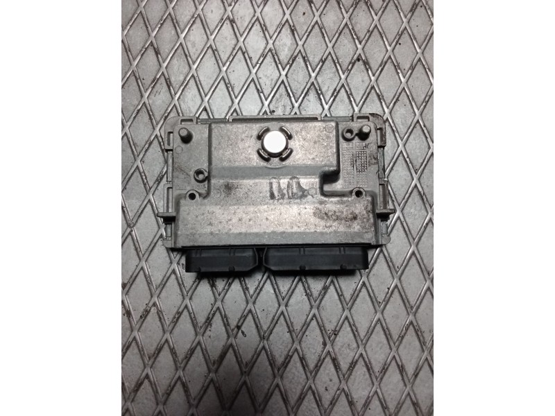 Recambio de centralita motor uce para skoda fabia (5j2 ) urban referencia OEM IAM 5WA11018 03E906019AE 
