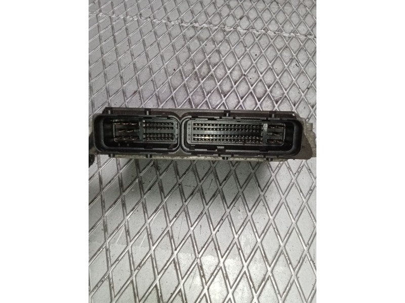Recambio de centralita motor uce para toyota auris active referencia OEM IAM 0281017097 8966102Y10 