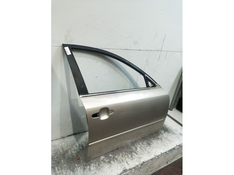 Recambio de puerta delantera derecha para hyundai sonata v (nf) 2.0 crdi referencia OEM IAM  4P 
