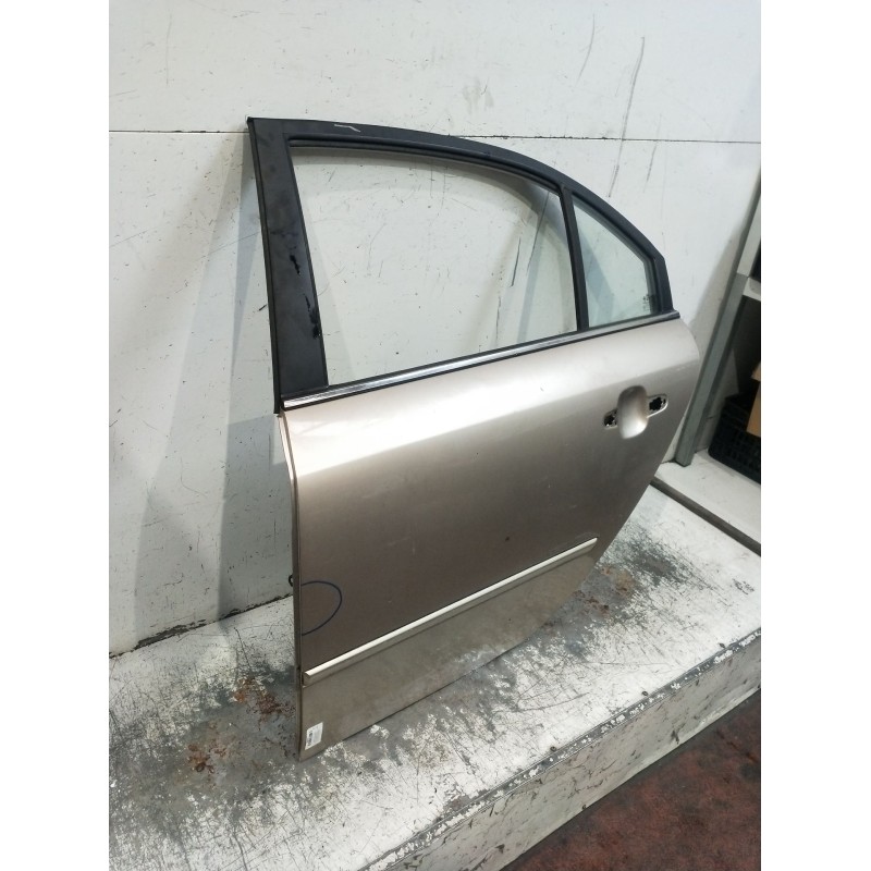 Recambio de puerta trasera izquierda para hyundai sonata v (nf) 2.0 crdi referencia OEM IAM  4P VER FOTOS