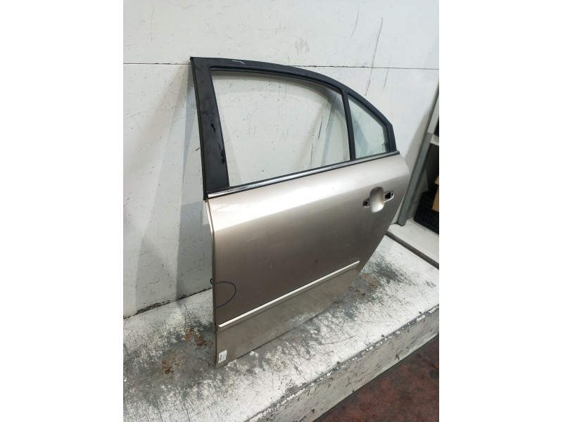 Recambio de puerta trasera izquierda para hyundai sonata v (nf) 2.0 crdi referencia OEM IAM  4P VER FOTOS