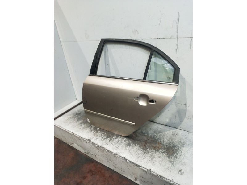 Recambio de puerta trasera izquierda para hyundai sonata v (nf) 2.0 crdi referencia OEM IAM  4P VER FOTOS