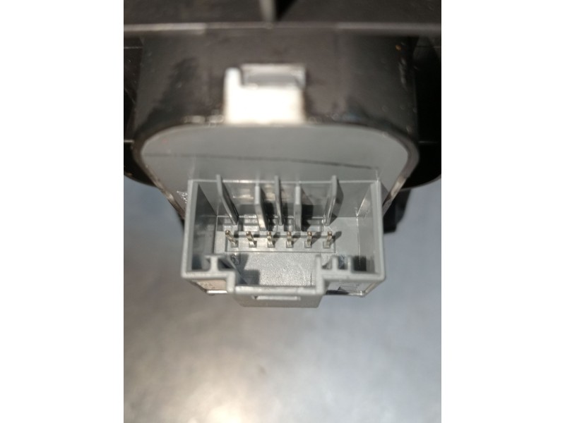 Recambio de mando elevalunas delantero izquierdo para volkswagen polo referencia OEM IAM   