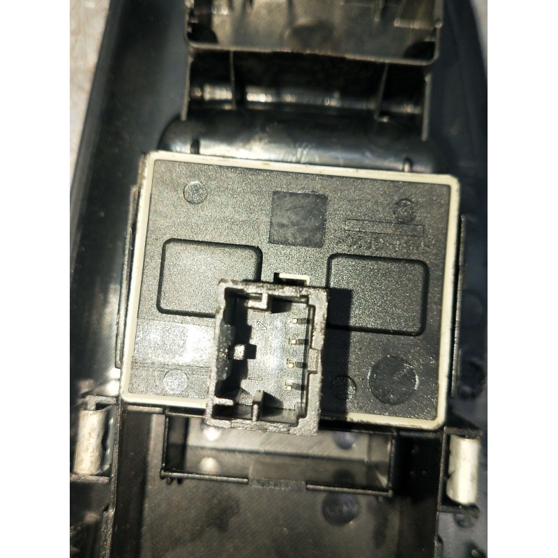 Recambio de mando elevalunas delantero izquierdo para volkswagen polo iv (9n_, 9a_) 1.4 tdi referencia OEM IAM 6Q1867171E  