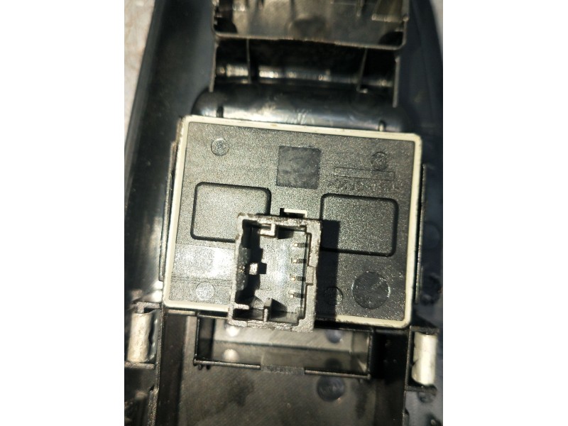 Recambio de mando elevalunas delantero izquierdo para volkswagen polo iv (9n_, 9a_) 1.4 tdi referencia OEM IAM 6Q1867171E  