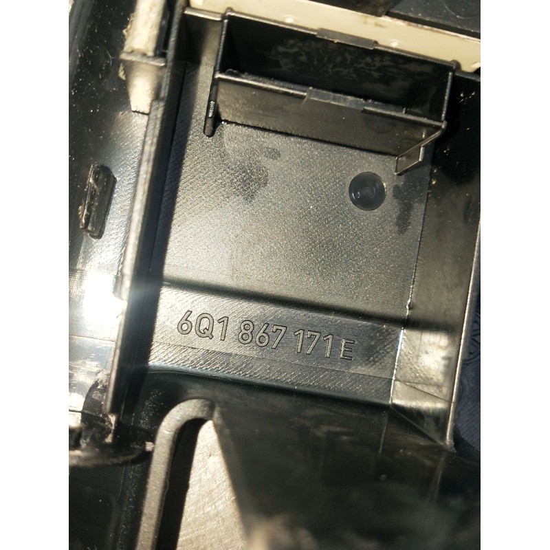 Recambio de mando elevalunas delantero izquierdo para volkswagen polo iv (9n_, 9a_) 1.4 tdi referencia OEM IAM 6Q1867171E  