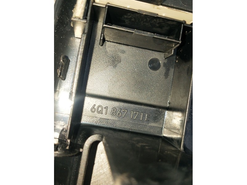 Recambio de mando elevalunas delantero izquierdo para volkswagen polo iv (9n_, 9a_) 1.4 tdi referencia OEM IAM 6Q1867171E  