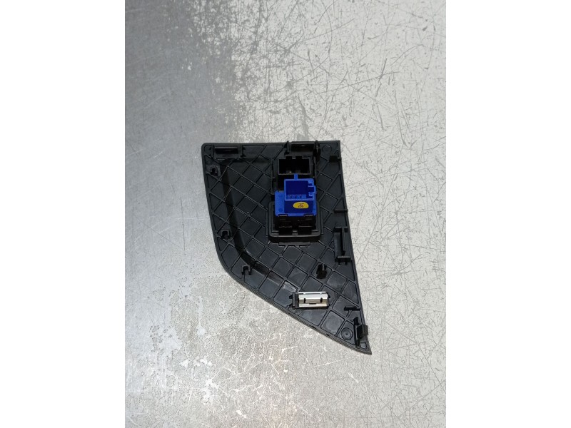 Recambio de mando multifuncion para volkswagen polo referencia OEM IAM   