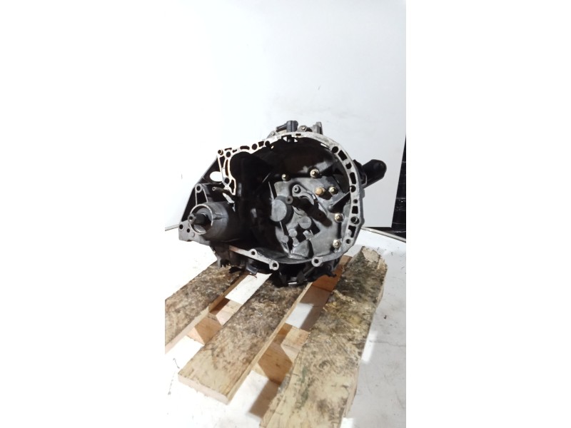 Recambio de caja cambios para renault megane i classic (la0/1_) 1.9 dti (la1u) referencia OEM IAM JB3973 5V S041860