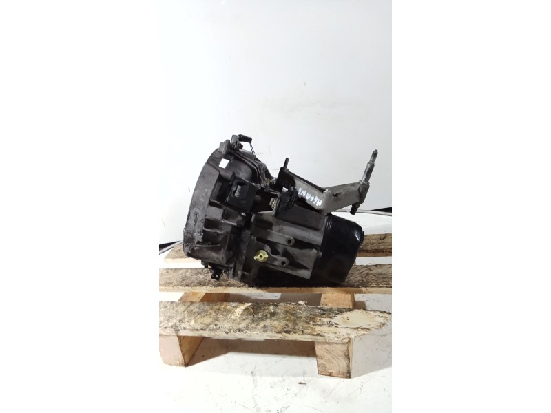 Recambio de caja cambios para renault megane i classic (la0/1_) 1.9 dti (la1u) referencia OEM IAM JB3973 5V S041860