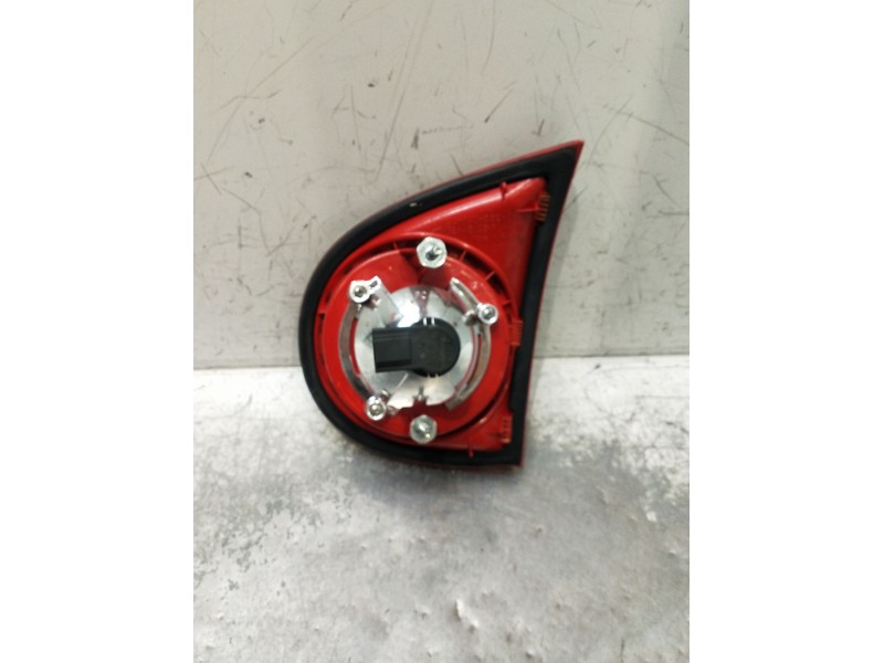 Recambio de piloto trasero izquierdo interior para volkswagen golf v (1k1) 1.9 tdi referencia OEM IAM 945093E23 028500102 