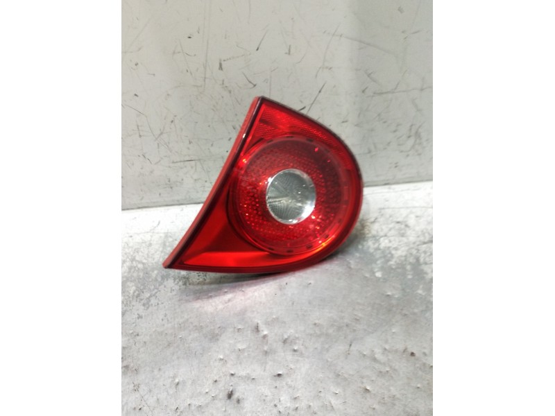 Recambio de piloto trasero derecho interior para volkswagen golf v (1k1) 1.9 tdi referencia OEM IAM 1K6945094E 028500204 