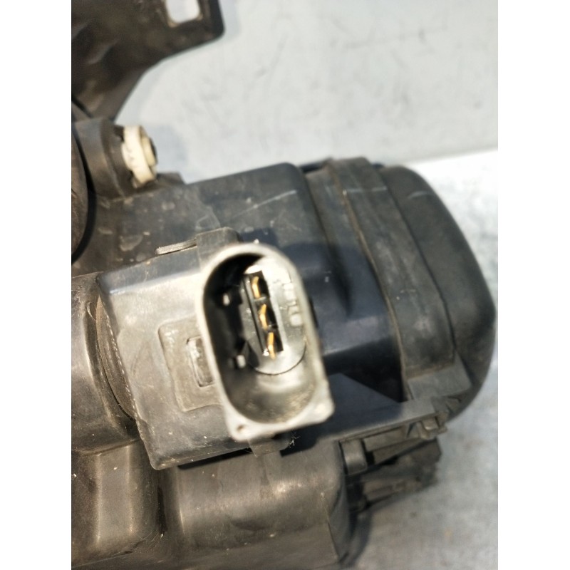 Recambio de faro derecho para mercedes-benz clase m (w163) ml 320 (163.154) referencia OEM IAM 1638200749 22316900 