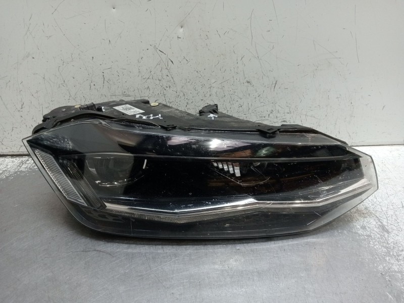 Recambio de faro derecho para volkswagen polo referencia OEM IAM 2G1941036B IJO VER FOTOS 90100102