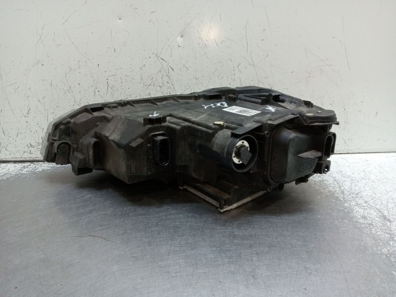 Recambio de faro derecho para volkswagen polo referencia OEM IAM 2G1941036B IJO VER FOTOS 90100102