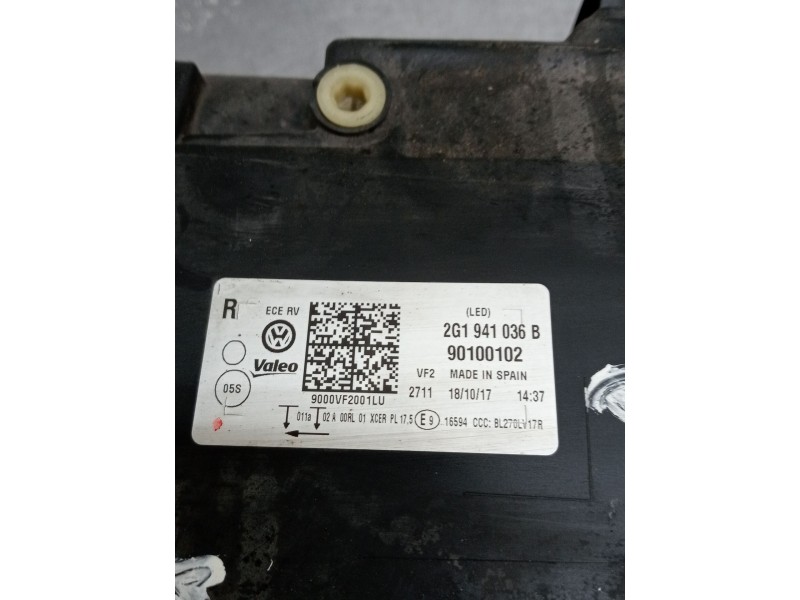 Recambio de faro derecho para volkswagen polo referencia OEM IAM 2G1941036B IJO VER FOTOS 90100102