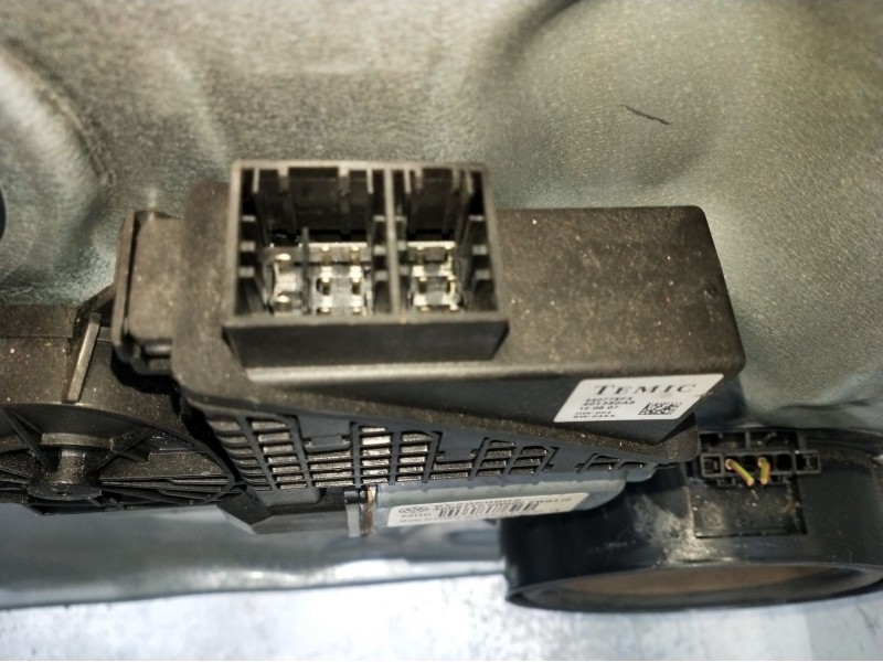 Recambio de elevalunas delantero izquierdo para volkswagen polo iv (9n_, 9a_) 1.4 tdi referencia OEM IAM 6Y2959802 3P 