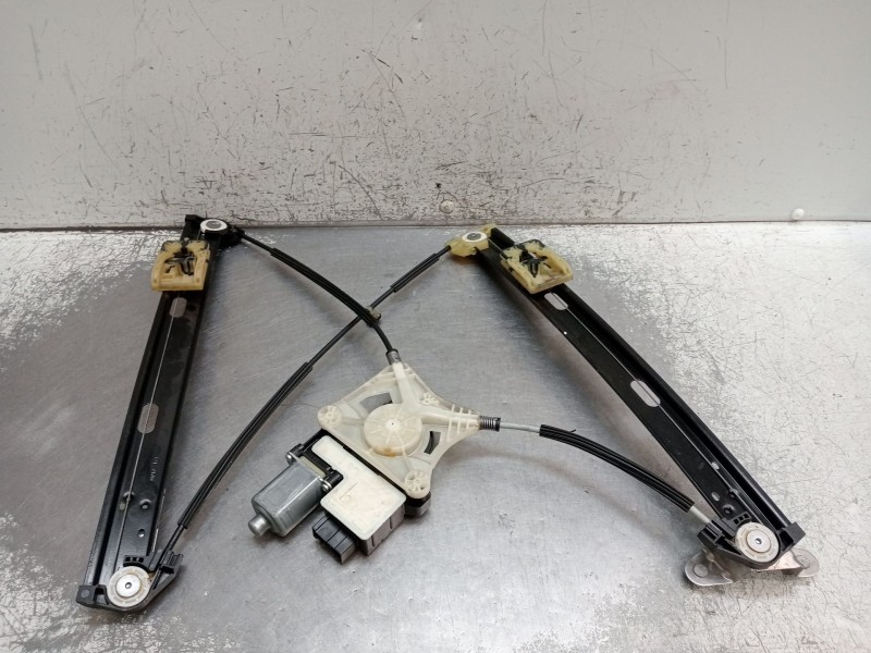 Recambio de elevalunas delantero derecho para volkswagen polo referencia OEM IAM 2G4837462B  