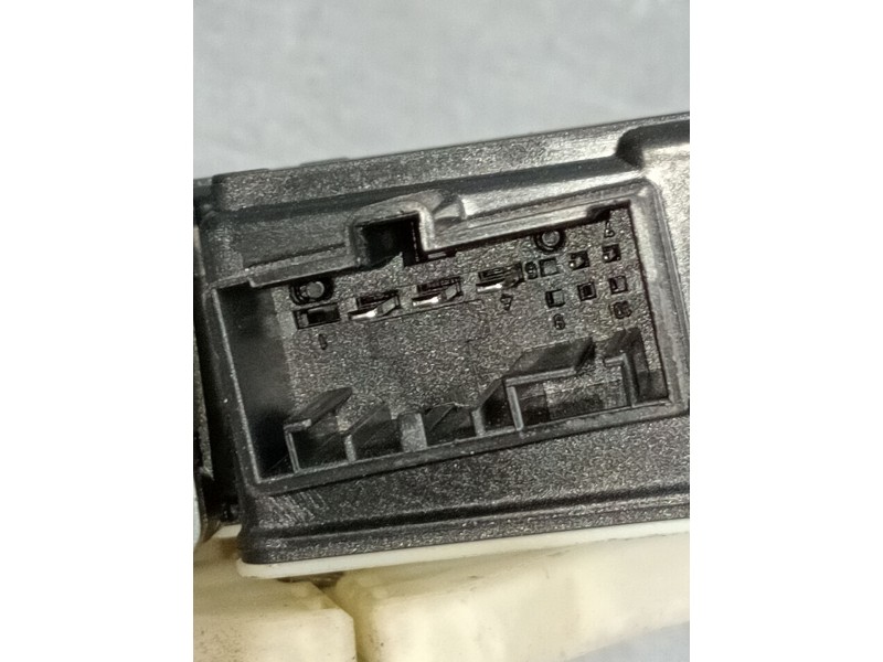 Recambio de elevalunas trasero izquierdo para volkswagen polo referencia OEM IAM 2G6839461C  