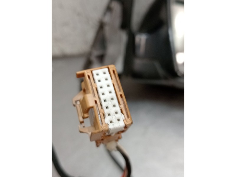 Recambio de retrovisor derecho para audi a4 b7 (8ec) 3.0 tdi quattro referencia OEM IAM  ELÉCTRICO 1 ENCHUFE 5 CABLES