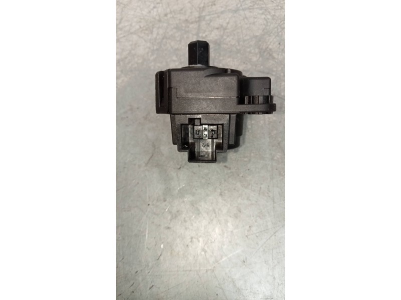 Recambio de motor apertura trampillas climatizador para renault zoe entry referencia OEM IAM A21201700  