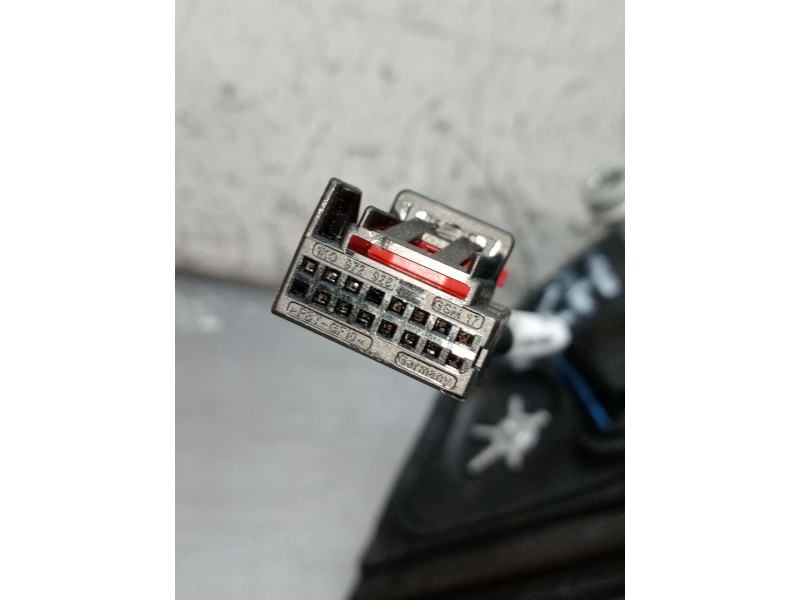 Recambio de retrovisor derecho para volkswagen polo referencia OEM IAM  ELÉCTRICO 1 ENCHUFE 12 CABLES