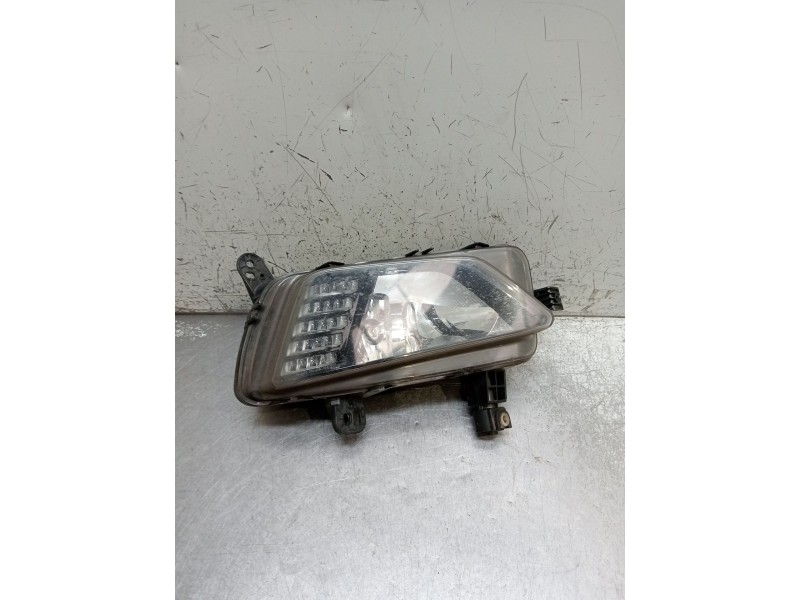 Recambio de faro antiniebla derecho para volkswagen polo referencia OEM IAM 2G0941662A 89250881 