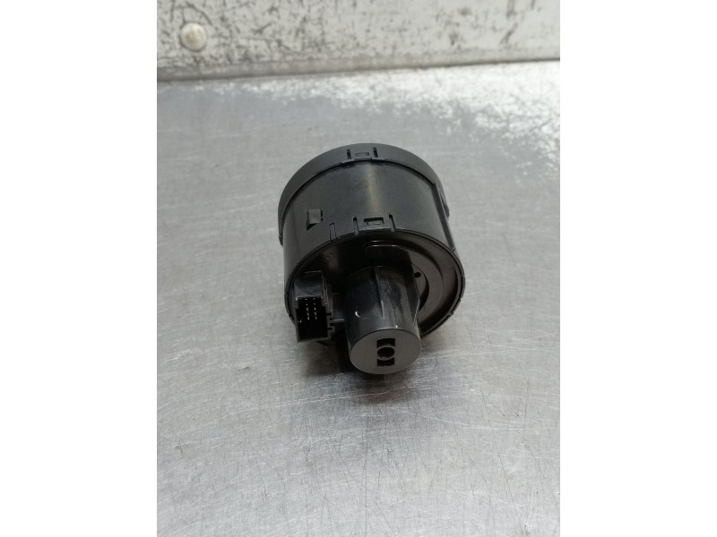 Recambio de mando luces para volkswagen polo referencia OEM IAM 5G0941431R  