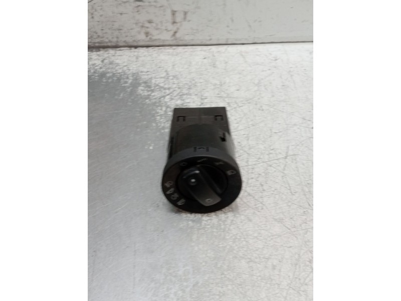 Recambio de mando luces para audi a4 b7 (8ec) 3.0 tdi quattro referencia OEM IAM 8E0941531D  