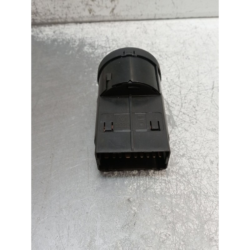 Recambio de mando luces para audi a4 b7 (8ec) 3.0 tdi quattro referencia OEM IAM 8E0941531D  