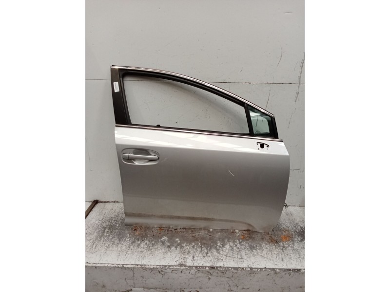 Recambio de puerta delantera derecha para toyota avensis (t27) 2.0 d-4d cat referencia OEM IAM   4P