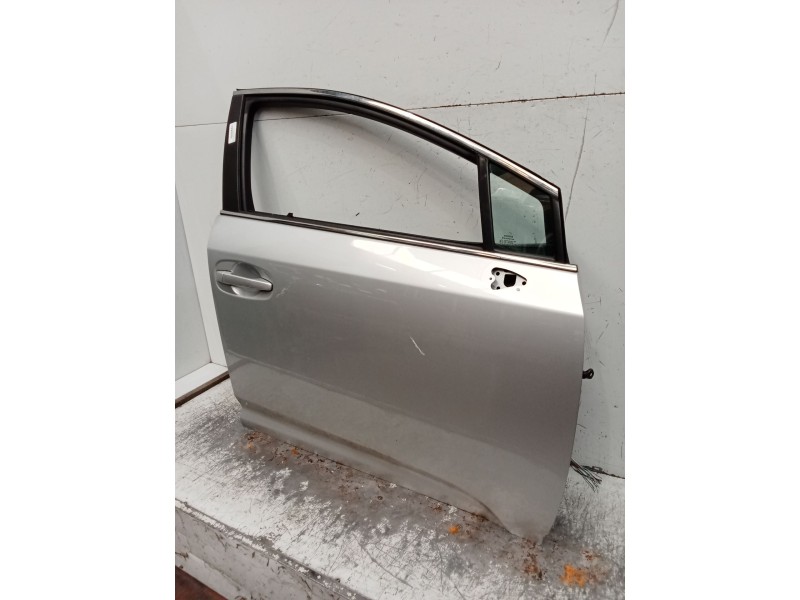 Recambio de puerta delantera derecha para toyota avensis (t27) 2.0 d-4d cat referencia OEM IAM   4P