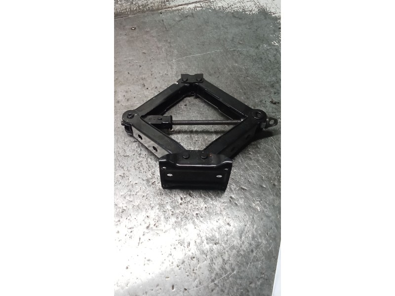 Recambio de gato para volkswagen polo referencia OEM IAM 2Q0011031TS3  