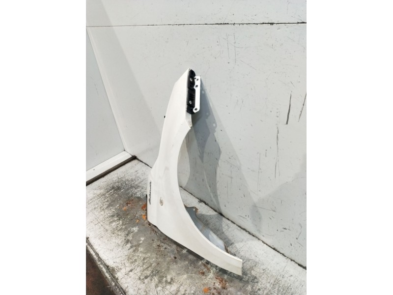 Recambio de aleta delantera derecha para fiat 500 312 1.0 hybrid referencia OEM IAM   