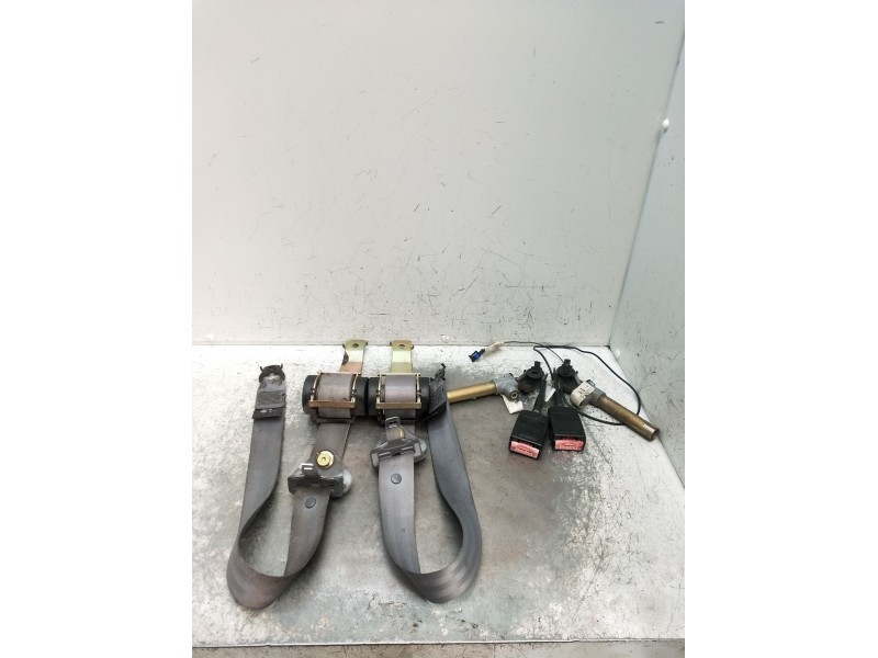 Recambio de juego cinturones delantero para renault megane i classic (la0/1_) 1.9 dti (la1u) referencia OEM IAM  5P 