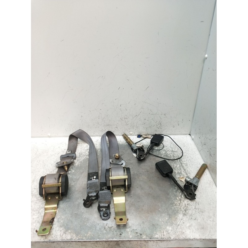 Recambio de juego cinturones delantero para renault megane i classic (la0/1_) 1.9 dti (la1u) referencia OEM IAM  5P 