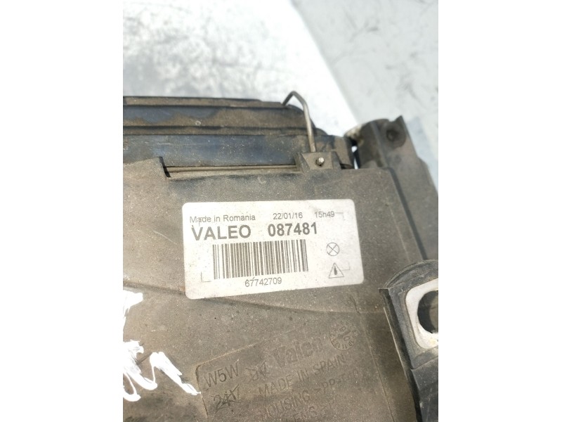 Recambio de faro derecho para seat leon (1m1) 1.9 tdi referencia OEM IAM 67742709  