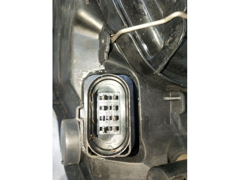 Recambio de faro derecho para seat cordoba (6k1, 6k2) 1.9 tdi referencia OEM IAM 67743749 087585 