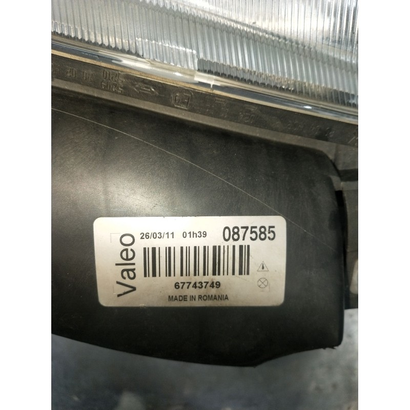 Recambio de faro derecho para seat cordoba (6k1, 6k2) 1.9 tdi referencia OEM IAM 67743749 087585 