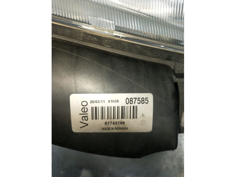 Recambio de faro derecho para seat cordoba (6k1, 6k2) 1.9 tdi referencia OEM IAM 67743749 087585 